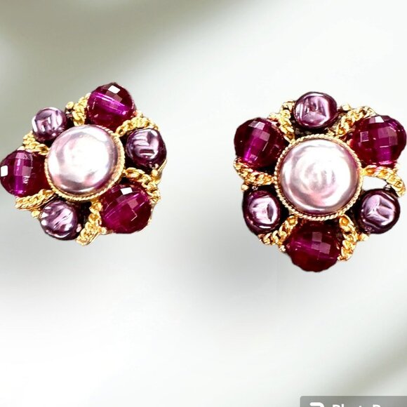 Vintage Purple and Magenta Bead and Pearl Clip On Earrings Gold Tone - Picture 1 of 3